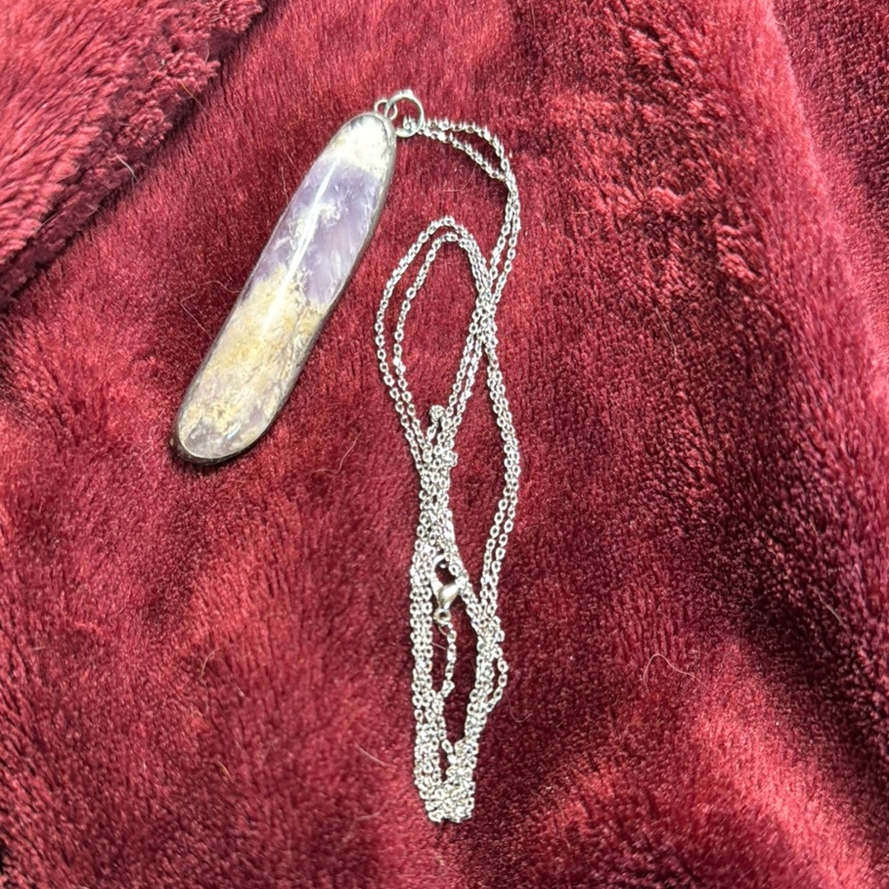 Elegant Silver and Purple Pendant Necklace